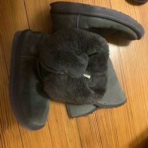 Sz 6 elephant Gray Ugg Boots